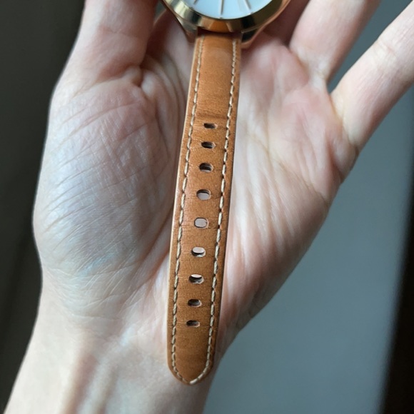 BUY 1 GET 1 - Michael Kors Runway Rose Gold Ladies Watch MK2284 - Picture 3 of 5